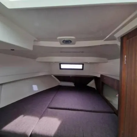 ספינת מלון Sun Camper 35 גיז'יצקו